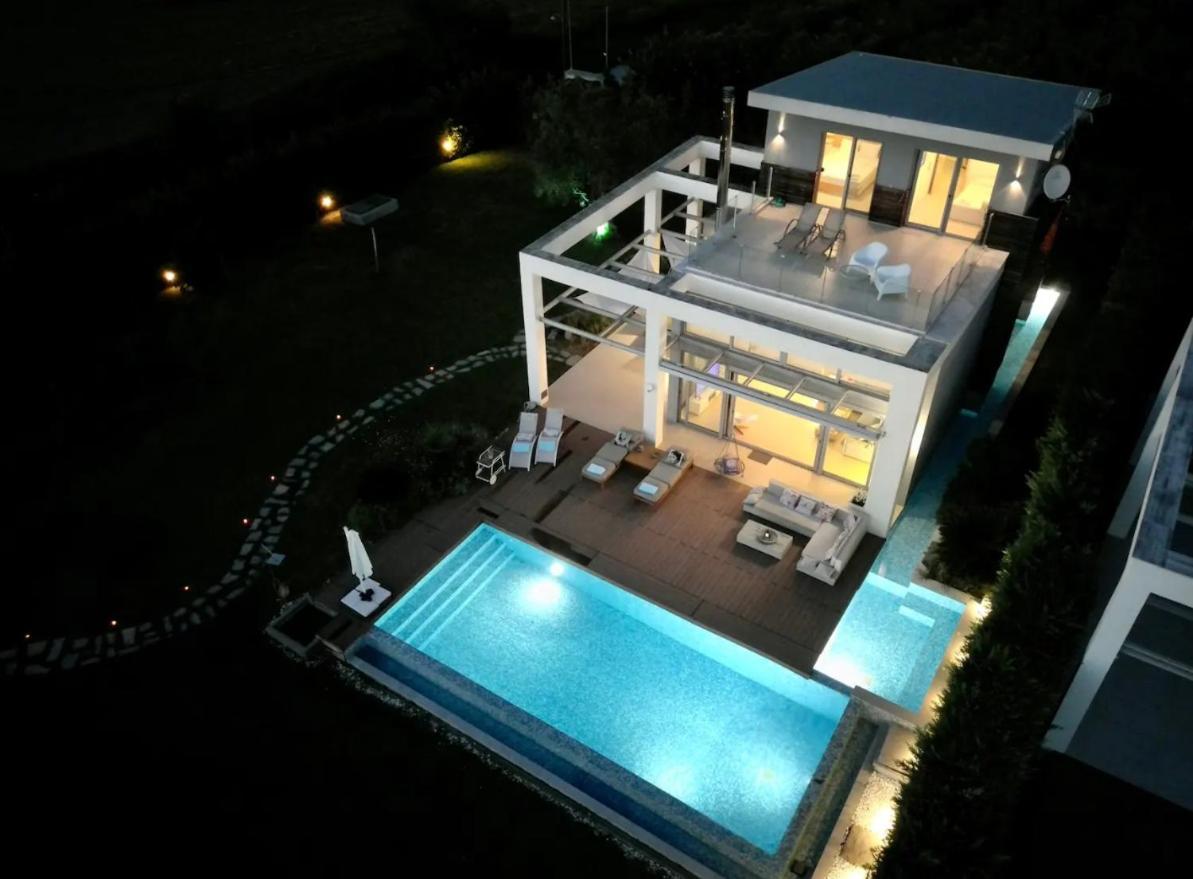 Island Villa Sani Sea View Bagian luar foto